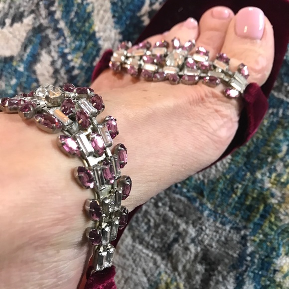 Vintage GIUSEPPE ZANOTTI Ruby Velvet Jeweled Sandals ‘99 ft. InStyle mag 38 - Picture 3 of 8